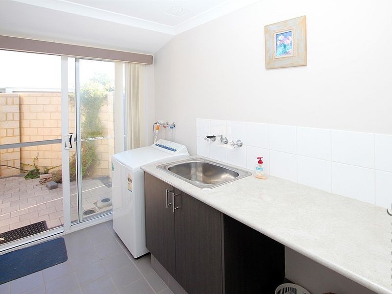 17 Buttercup Parkway, Halls Head WA 6210