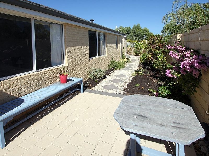 17 Buttercup Parkway, Halls Head WA 6210