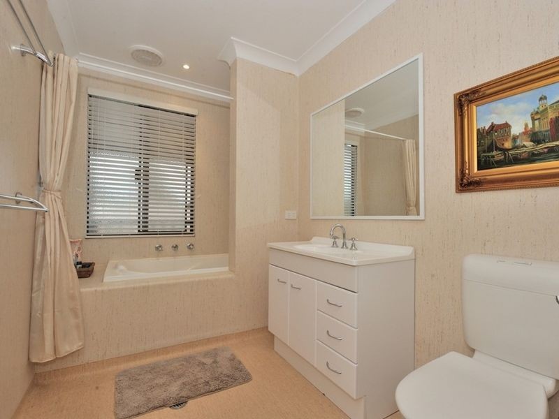 5 Rosemary Gardens, Dawesville WA 6211