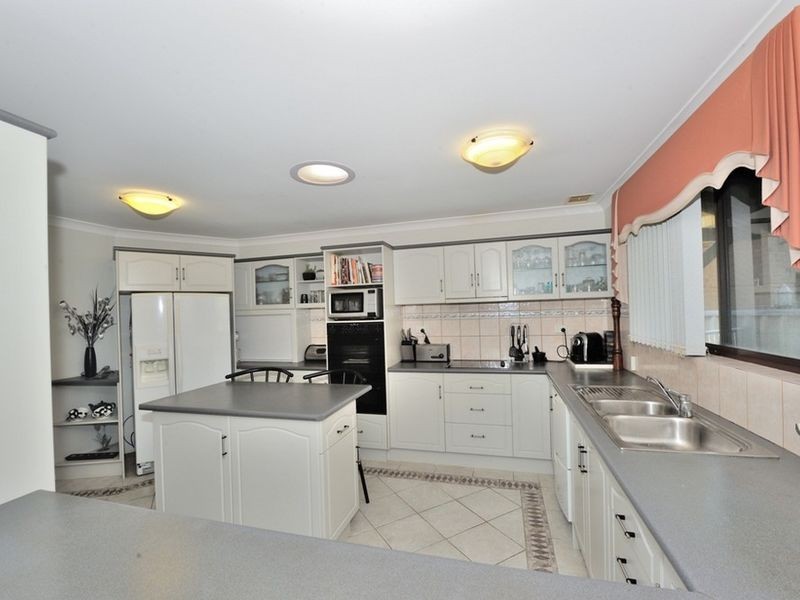 6 Haven Court, Silver Sands WA 6210