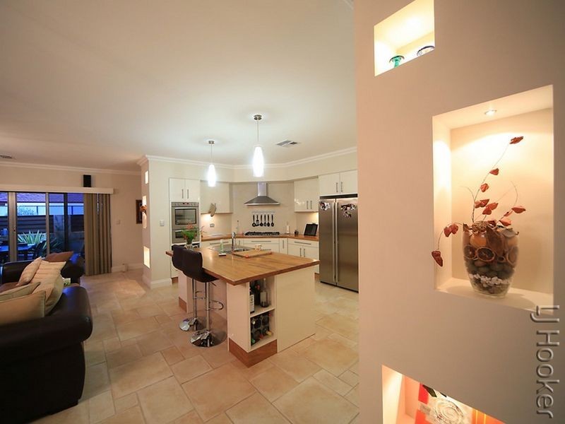 46 Camden Way, Meadow Springs WA 6210