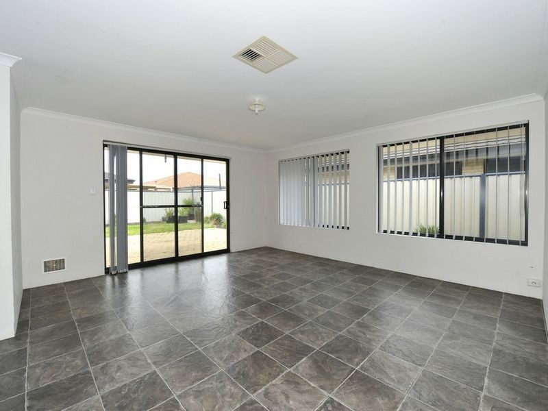 2 Grandmere Parade, Meadow Springs WA 6210