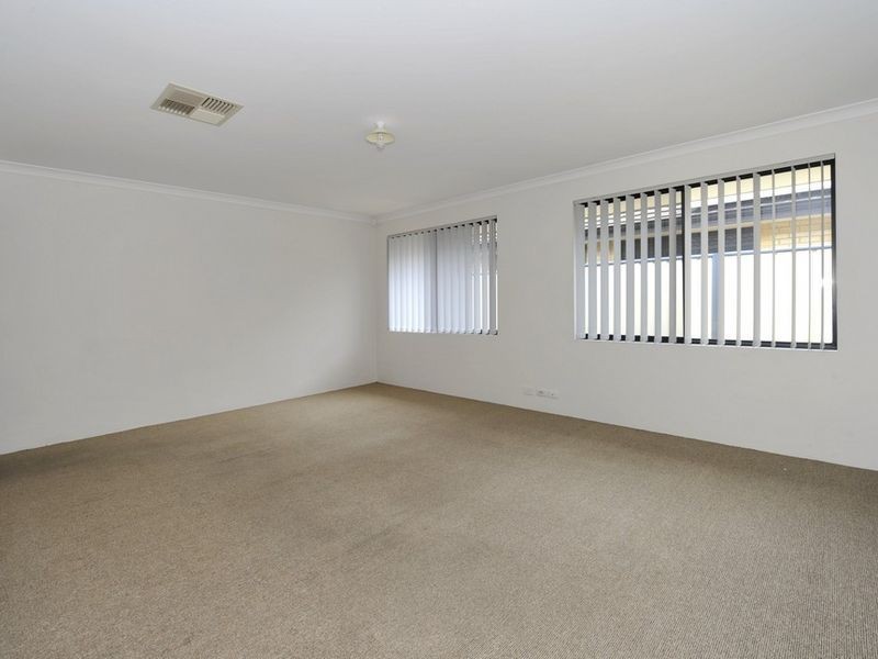 2 Grandmere Parade, Meadow Springs WA 6210