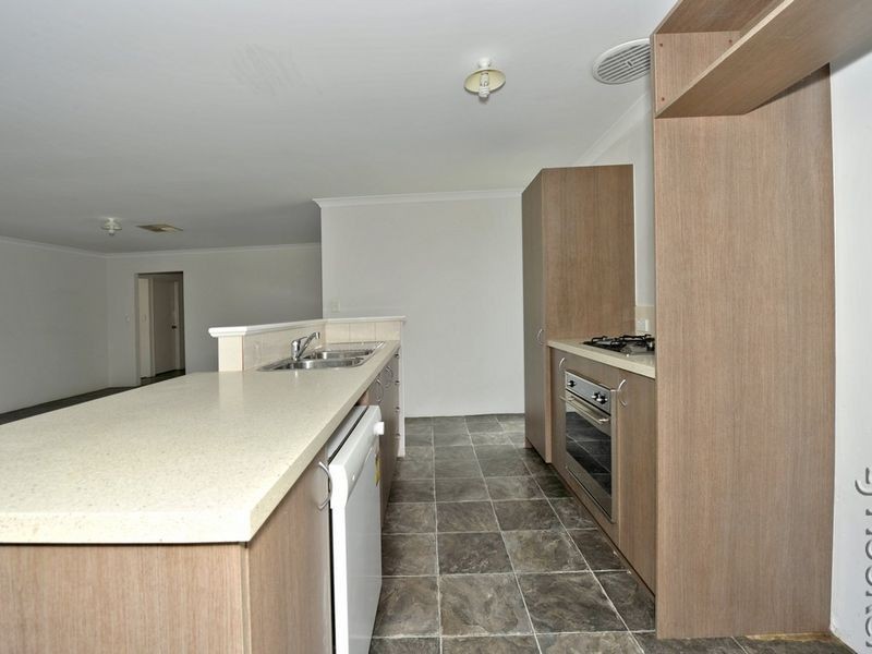 2 Grandmere Parade, Meadow Springs WA 6210