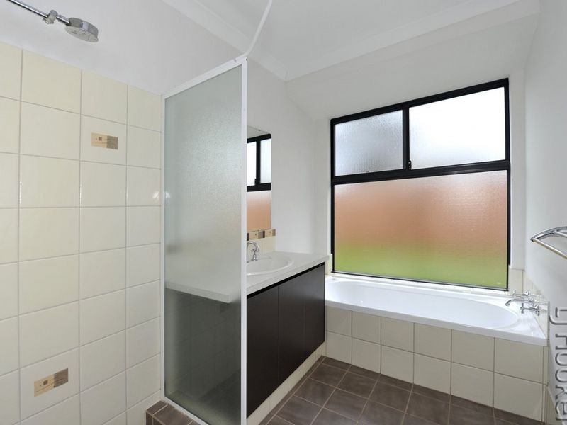 2 Grandmere Parade, Meadow Springs WA 6210