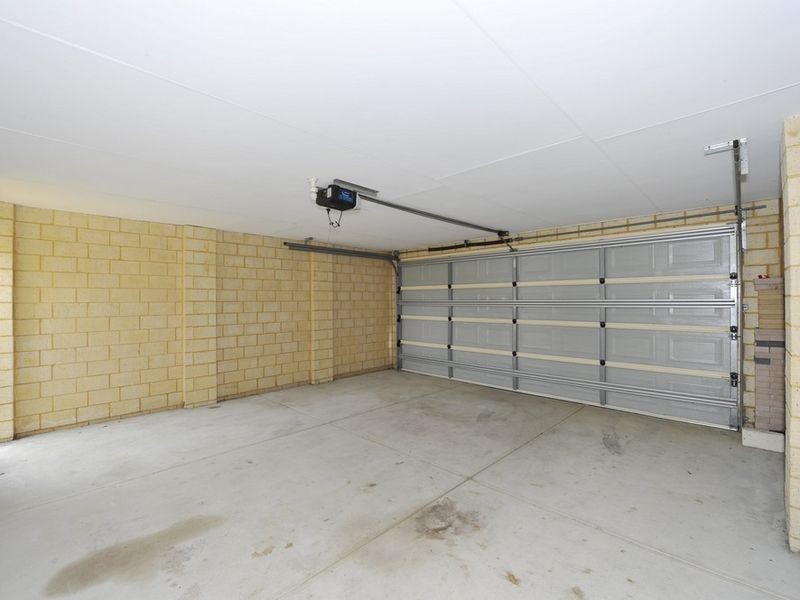 2 Grandmere Parade, Meadow Springs WA 6210