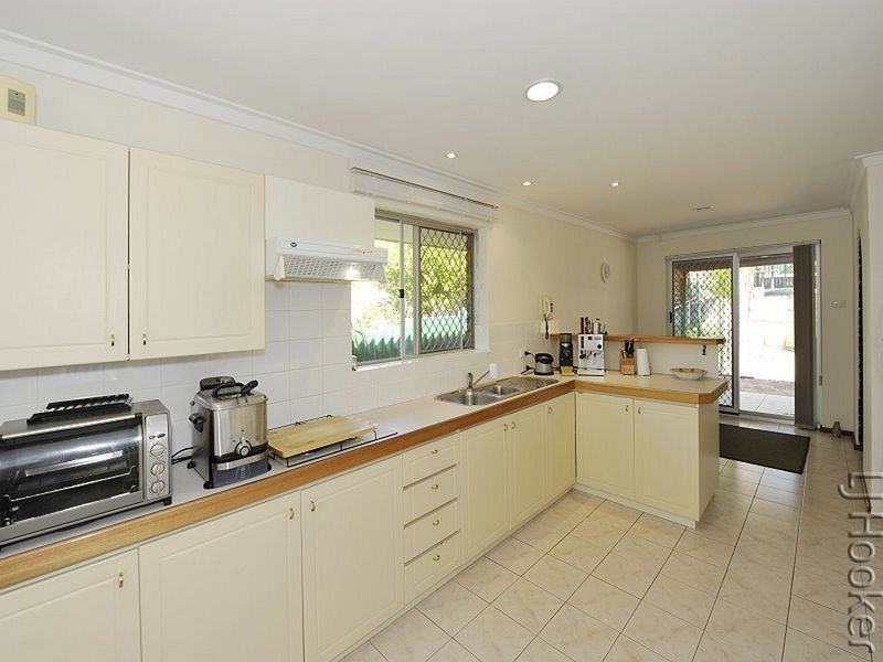 10 Dalrymple Terrace, Halls Head WA 6210