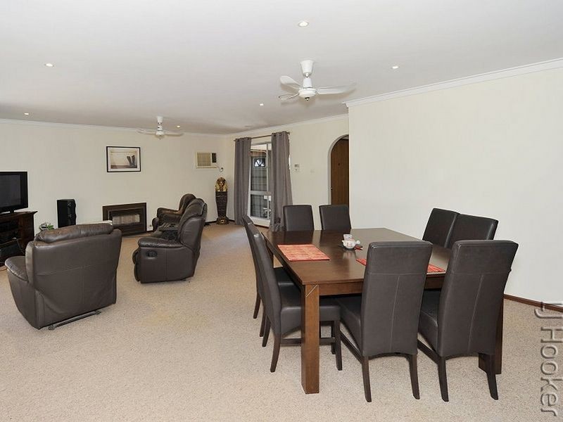 10 Dalrymple Terrace, Halls Head WA 6210