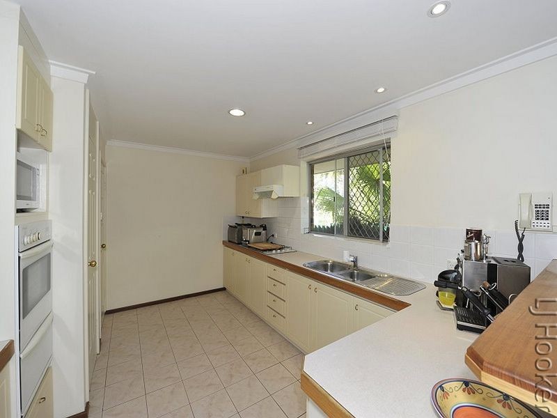 10 Dalrymple Terrace, Halls Head WA 6210