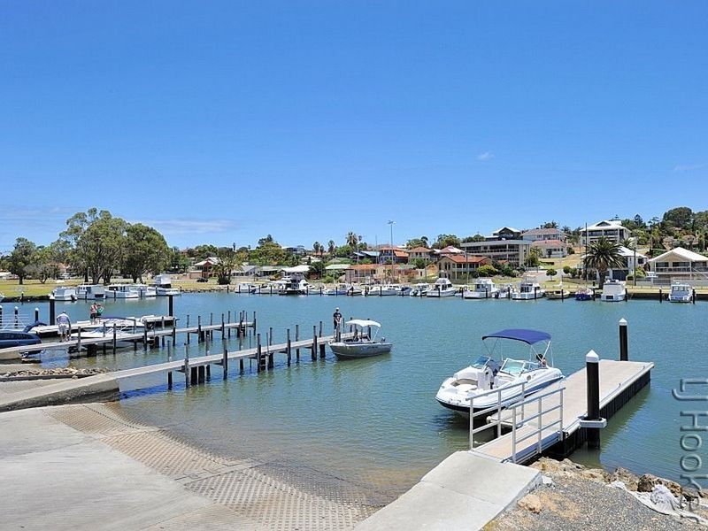 10 Dalrymple Terrace, Halls Head WA 6210