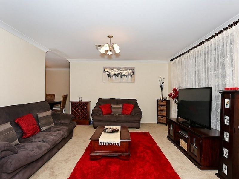 13 Pepperwood Rise, Halls Head WA 6210