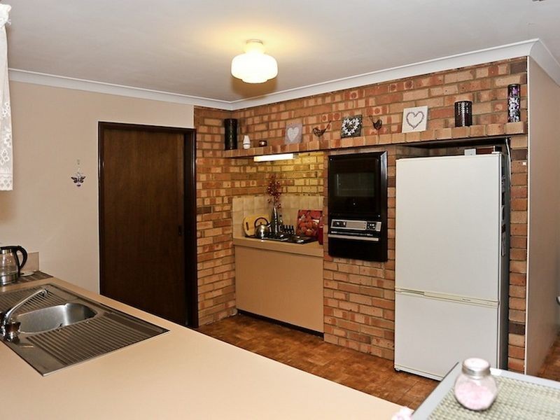 13 Pepperwood Rise, Halls Head WA 6210