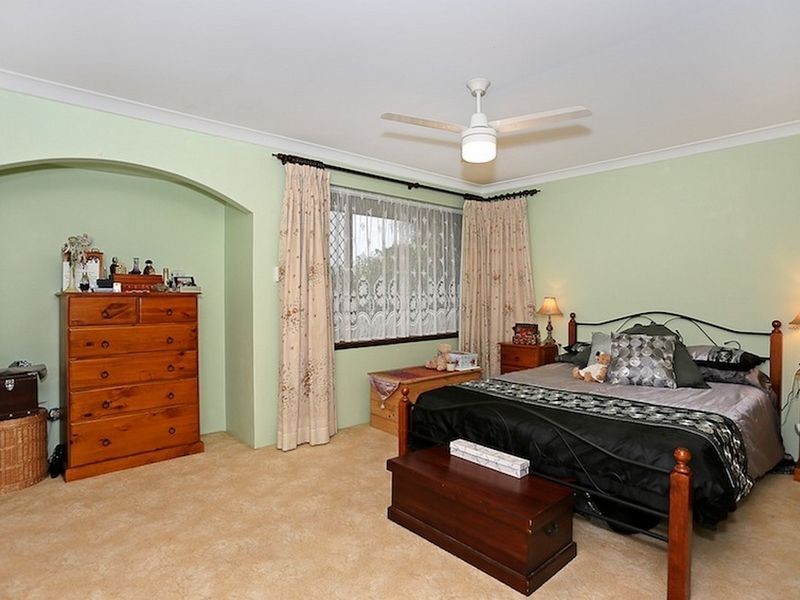 13 Pepperwood Rise, Halls Head WA 6210