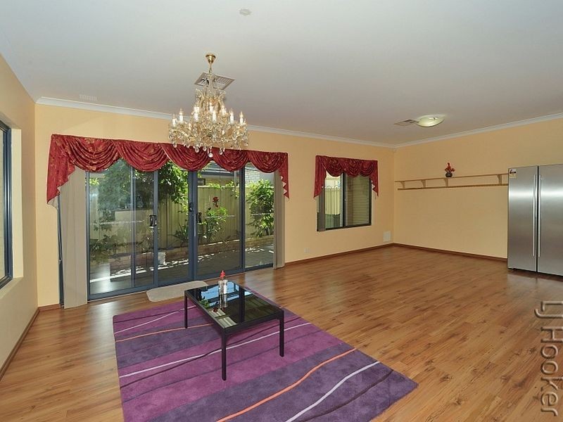 36 Ravendale Drive, Dudley Park WA 6210