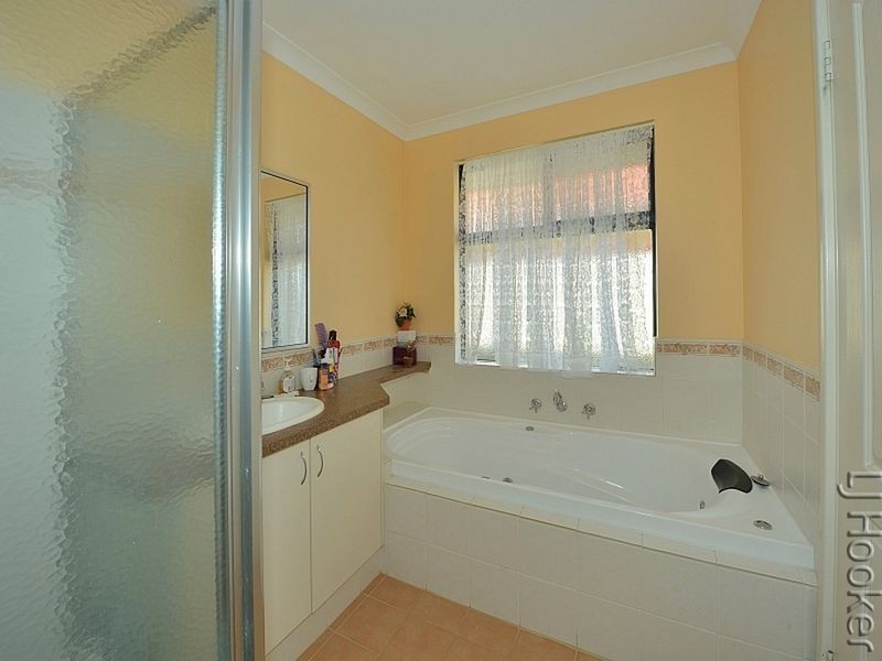 36 Ravendale Drive, Dudley Park WA 6210