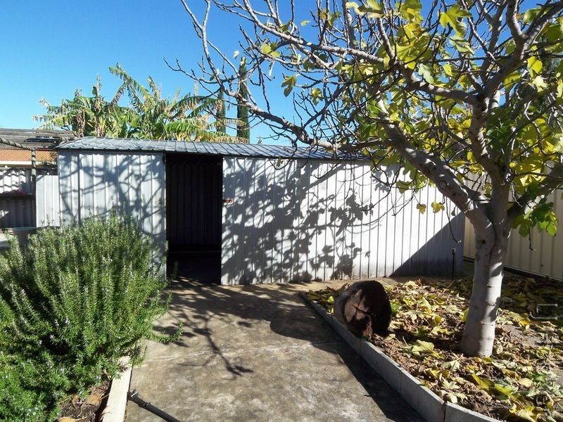 11 Casula Avenue, Coodanup WA 6210