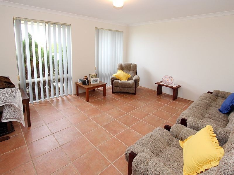 21 Everlasting Retreat, Halls Head WA 6210