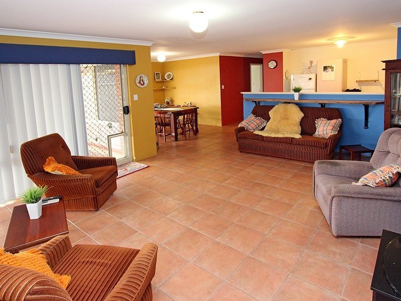 21 Everlasting Retreat, Halls Head WA 6210