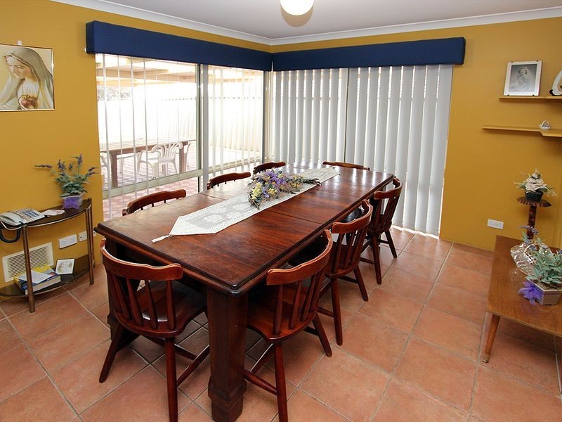 21 Everlasting Retreat, Halls Head WA 6210