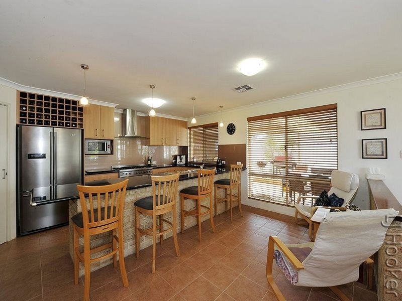 10 Appressa Place, Greenfields WA 6210