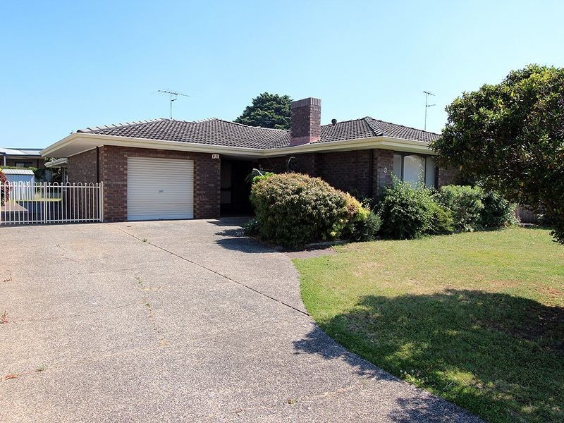 3 Doreen Street, Dudley Park WA 6210