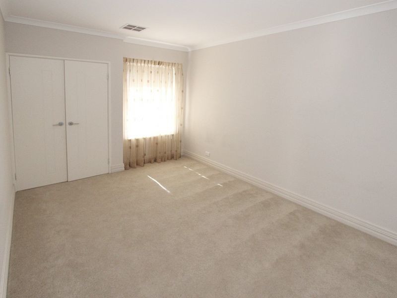 16 Bush View, Wannanup WA 6210