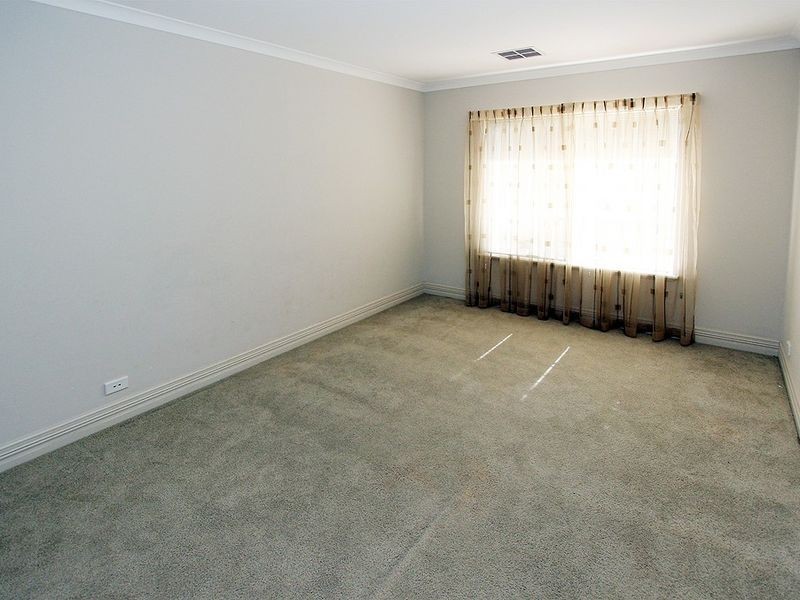 16 Bush View, Wannanup WA 6210