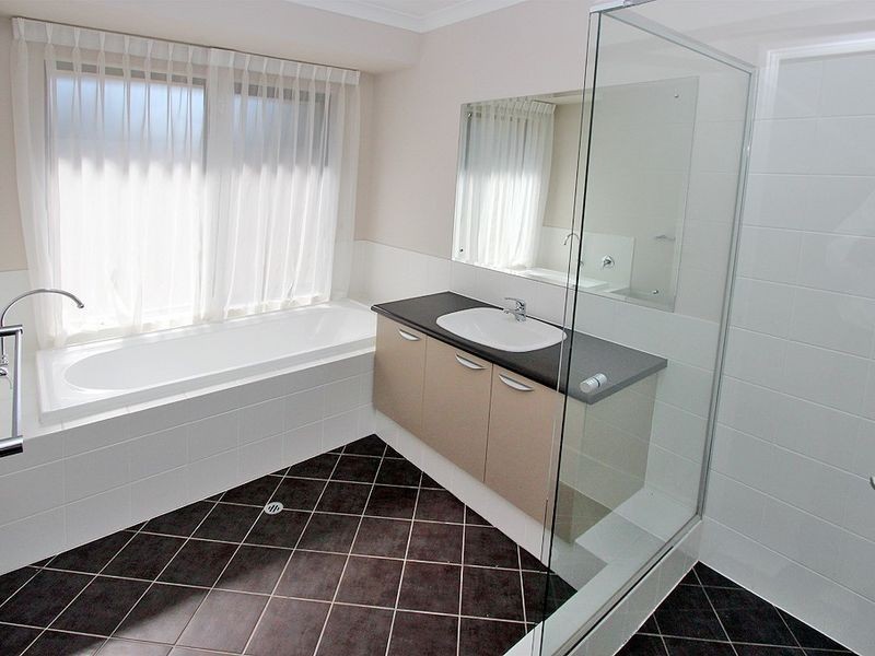 16 Bush View, Wannanup WA 6210