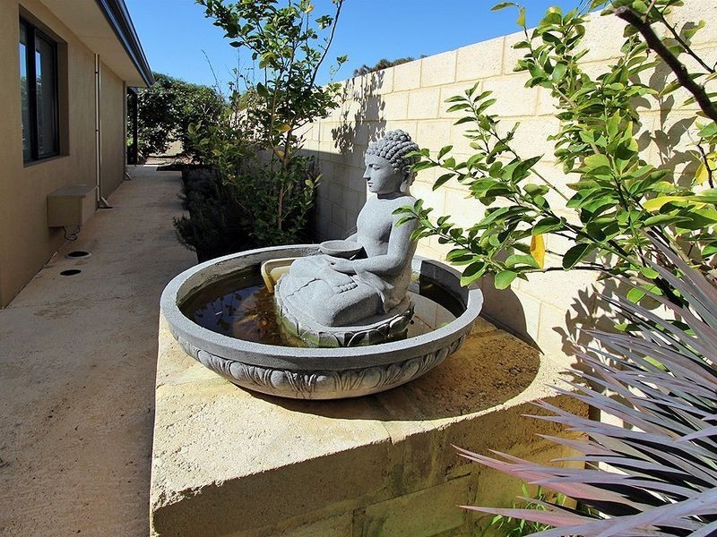 16 Bush View, Wannanup WA 6210
