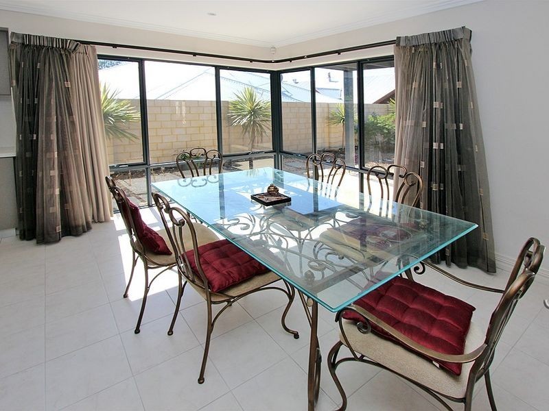 16 Bush View, Wannanup WA 6210