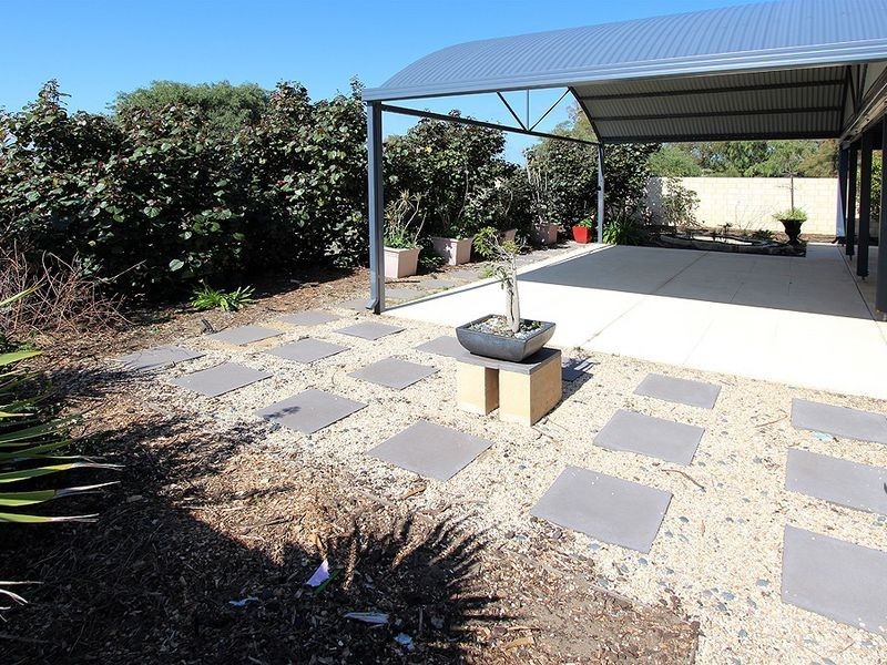 16 Bush View, Wannanup WA 6210