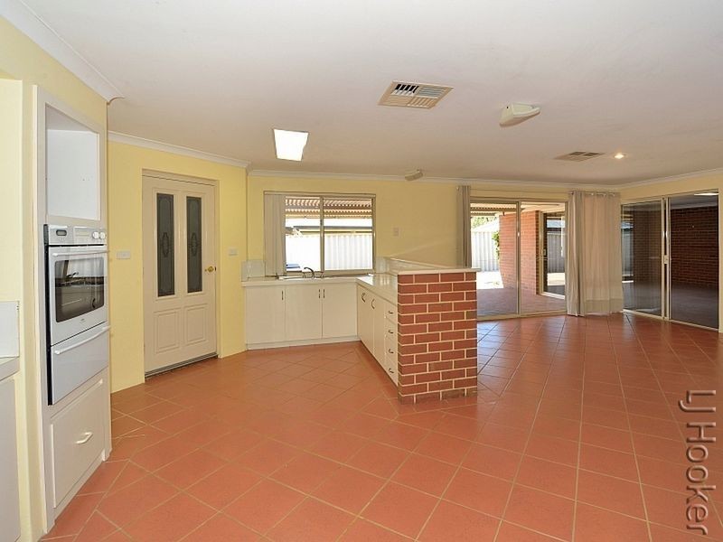 77 Coodanup Drive, Dudley Park WA 6210