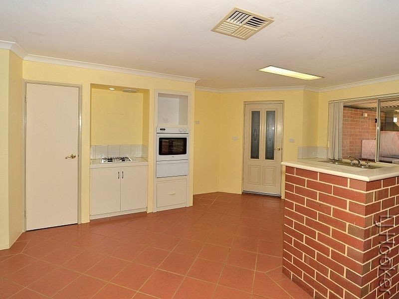77 Coodanup Drive, Dudley Park WA 6210