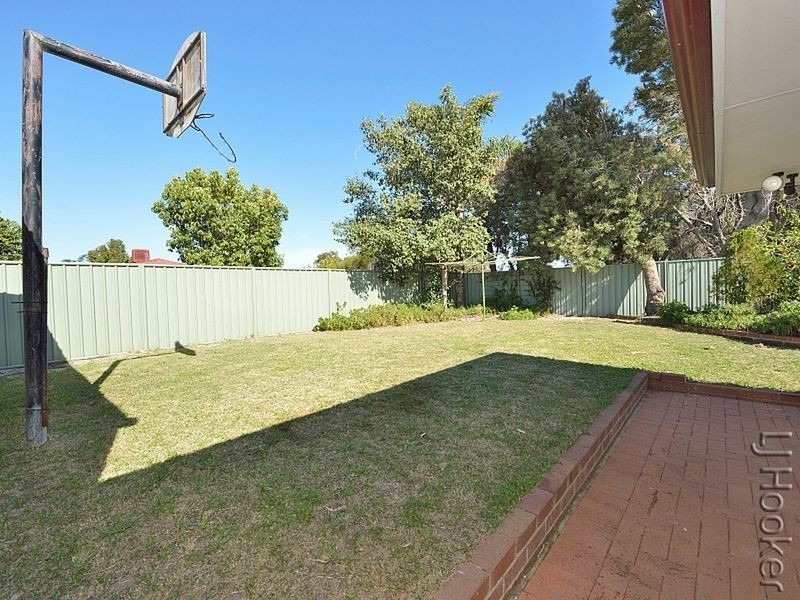 77 Coodanup Drive, Dudley Park WA 6210