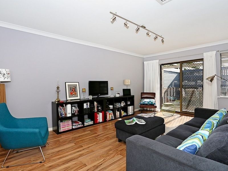 21 Elmore Way, Dudley Park WA 6210