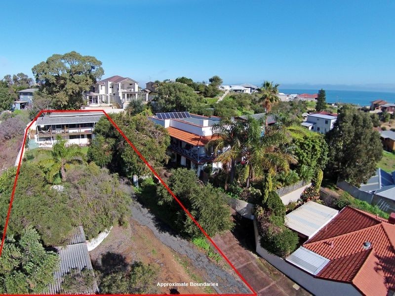 9 Valley Road, Halls Head WA 6210