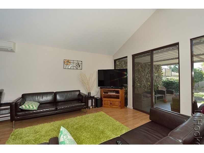 18 Mahogany Drive, Halls Head WA 6210