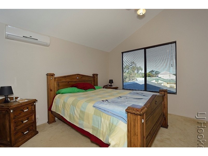 18 Mahogany Drive, Halls Head WA 6210