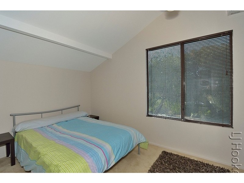 18 Mahogany Drive, Halls Head WA 6210