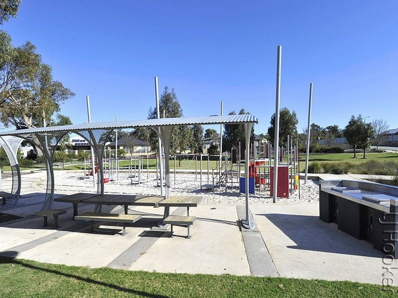 22 Scottsdale Turn, Meadow Springs WA 6210