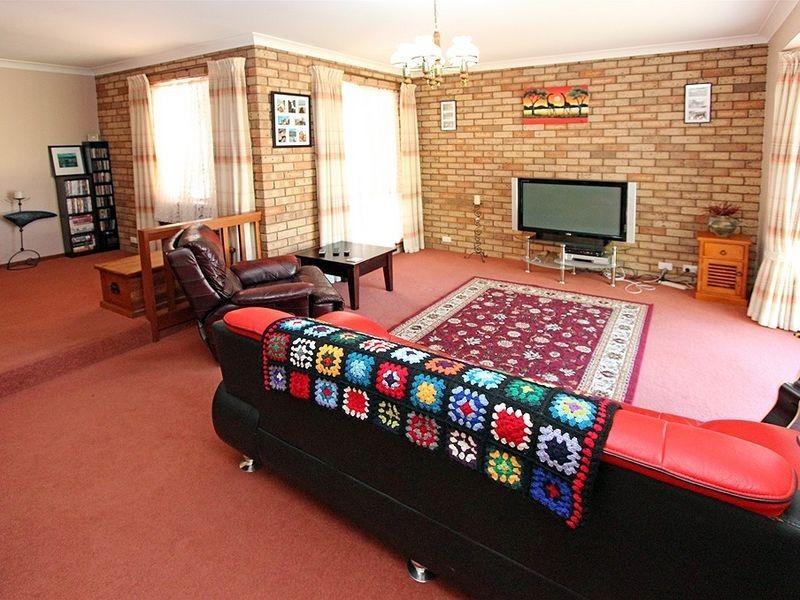 6 Volga Place, Greenfields WA 6210