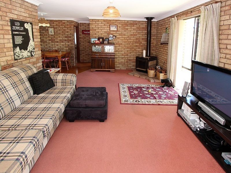 6 Volga Place, Greenfields WA 6210