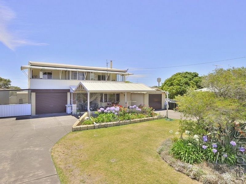24 Lindley Road, Halls Head WA 6210