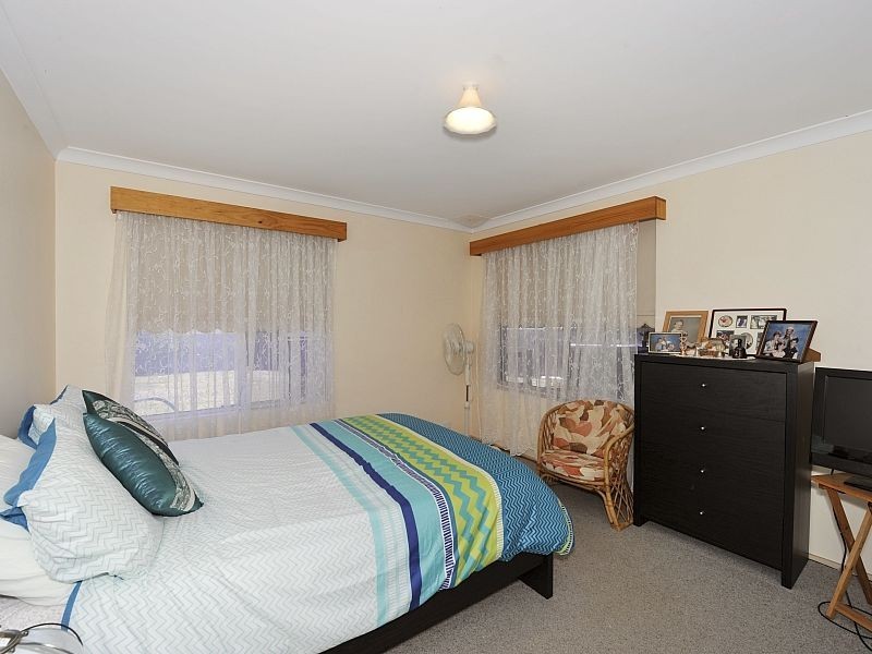 24 Lindley Road, Halls Head WA 6210