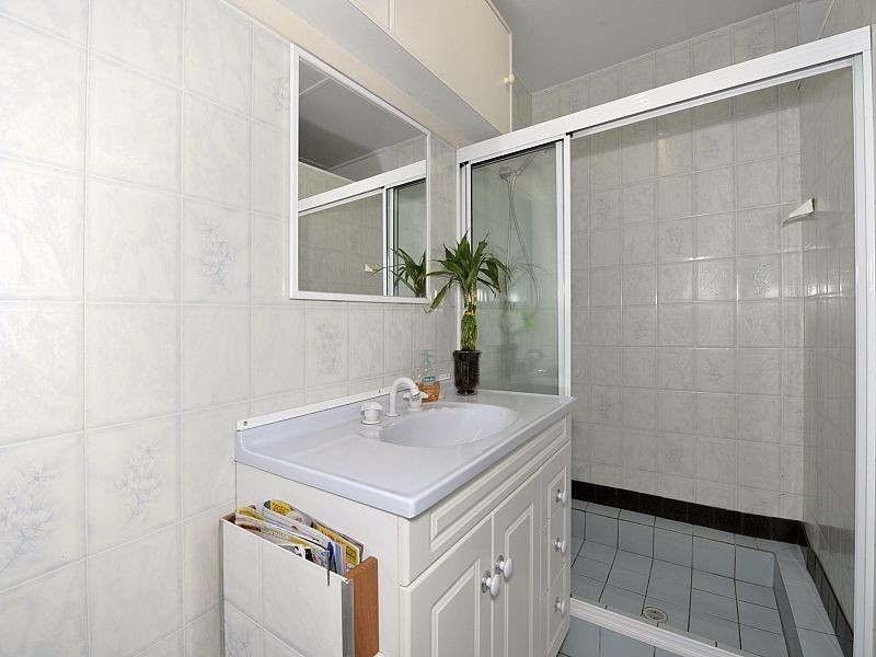 24 Lindley Road, Halls Head WA 6210