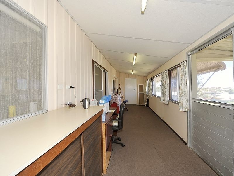 24 Lindley Road, Halls Head WA 6210