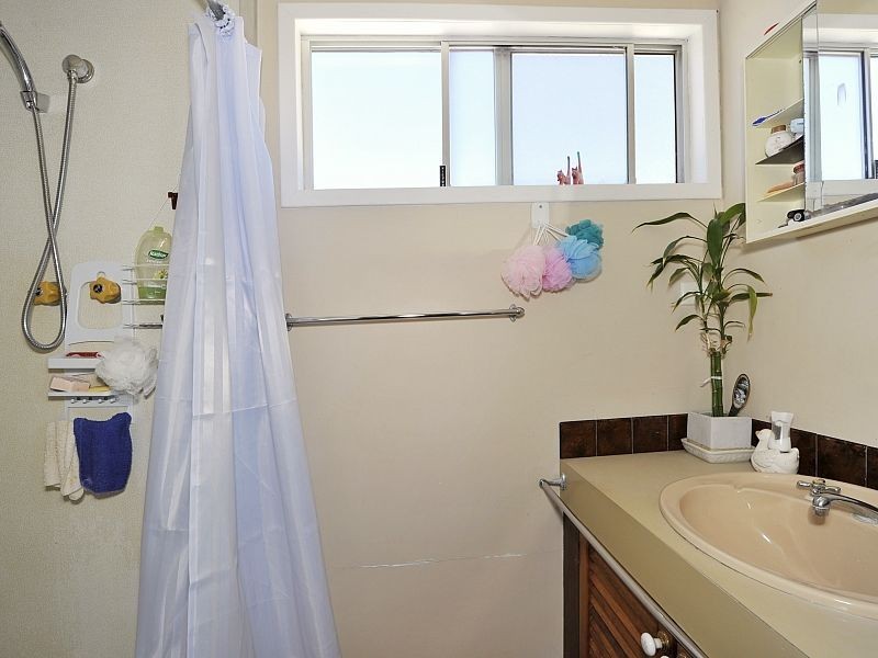 24 Lindley Road, Halls Head WA 6210