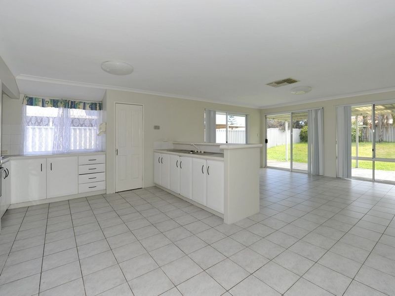 41 Tamarisk Drive, Halls Head WA 6210