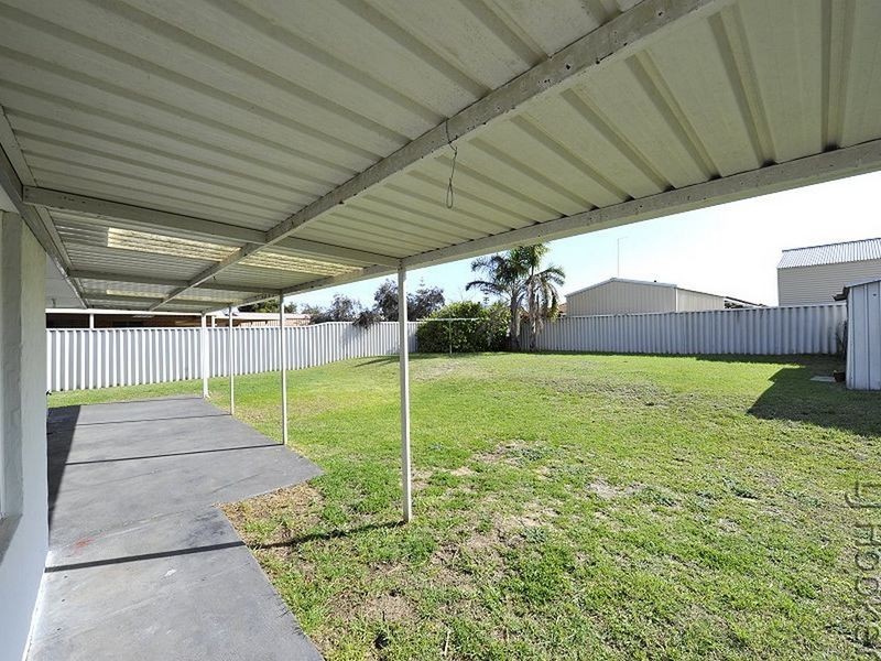 41 Tamarisk Drive, Halls Head WA 6210