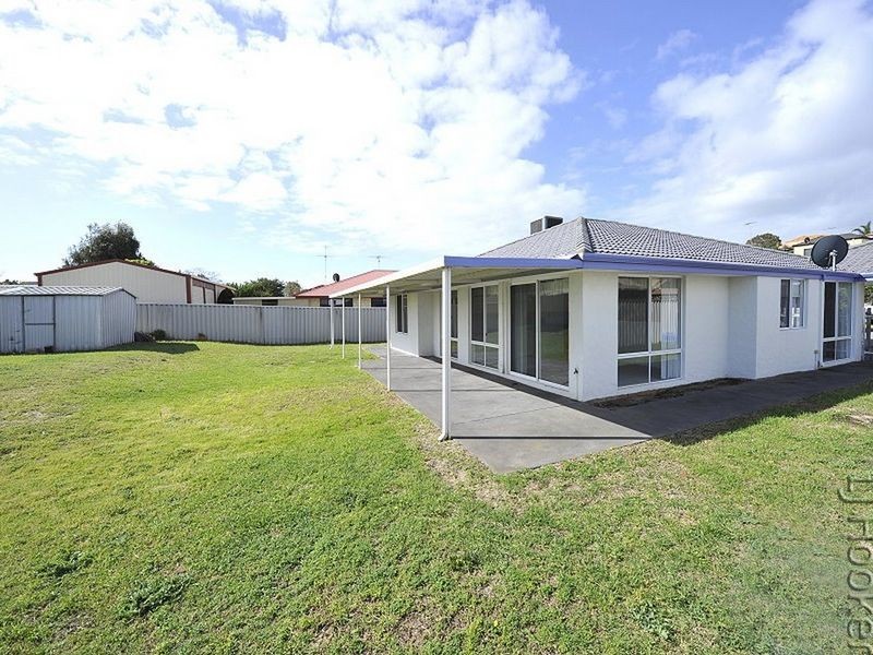 41 Tamarisk Drive, Halls Head WA 6210